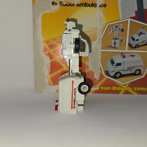 GoBots Rest-Q Ambulance Action Figure 1983 Package Cardback Complete - Picture 6 of 16